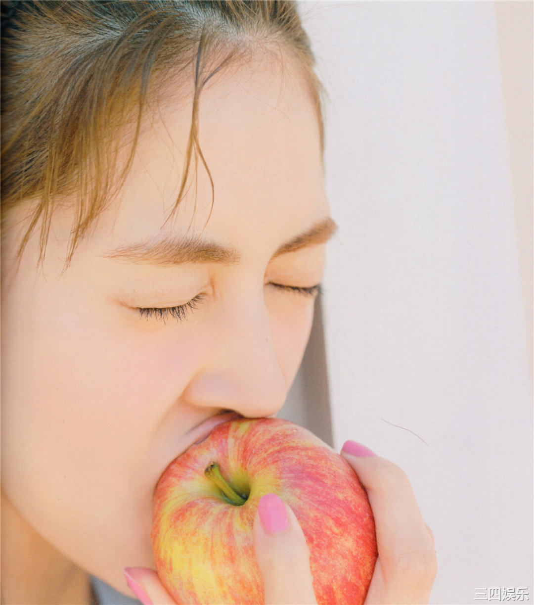 枫1ST写真集《ねぇ、聞いて! !》高清全本