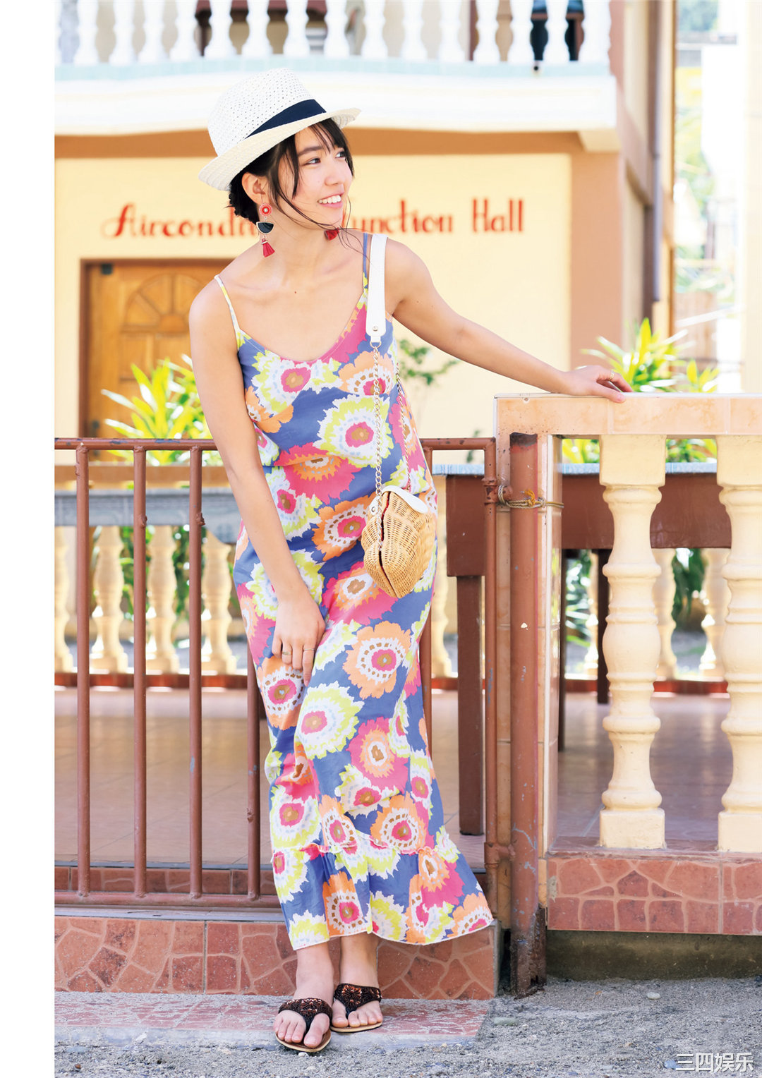 天羽希纯1ST写真集《A…？》高清全本