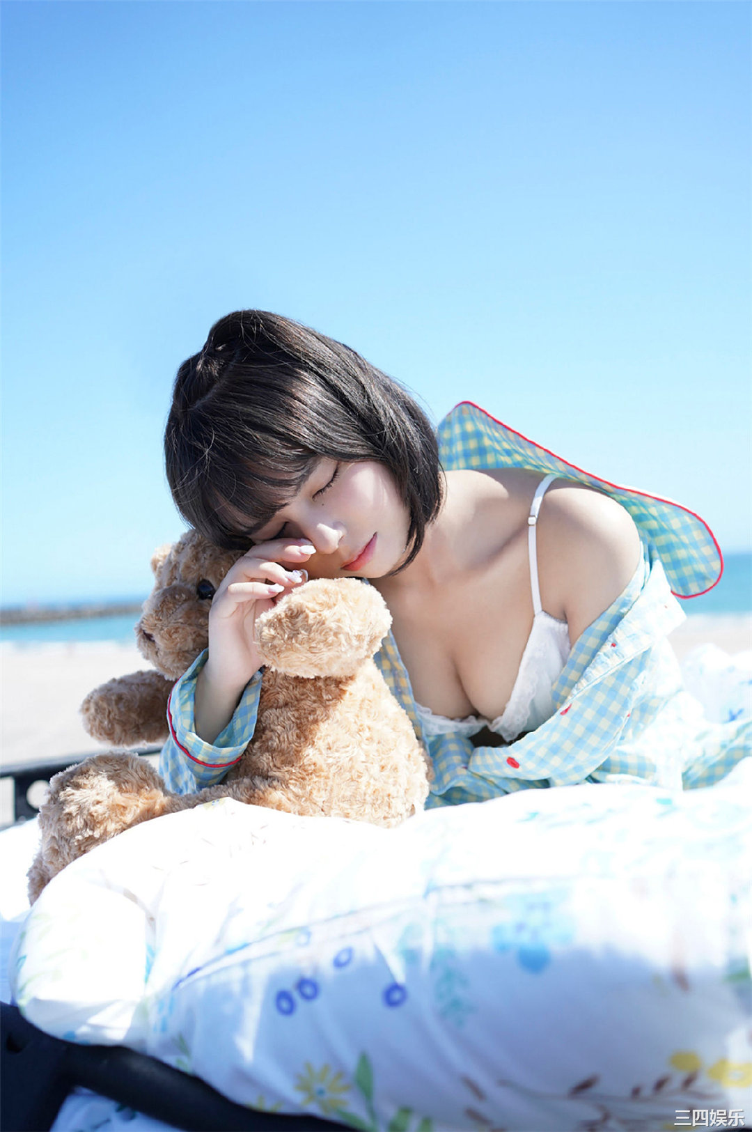 宫崎あみさ写真集《SLEEPING GIRL ～眠れる海の美少女～》高清全本