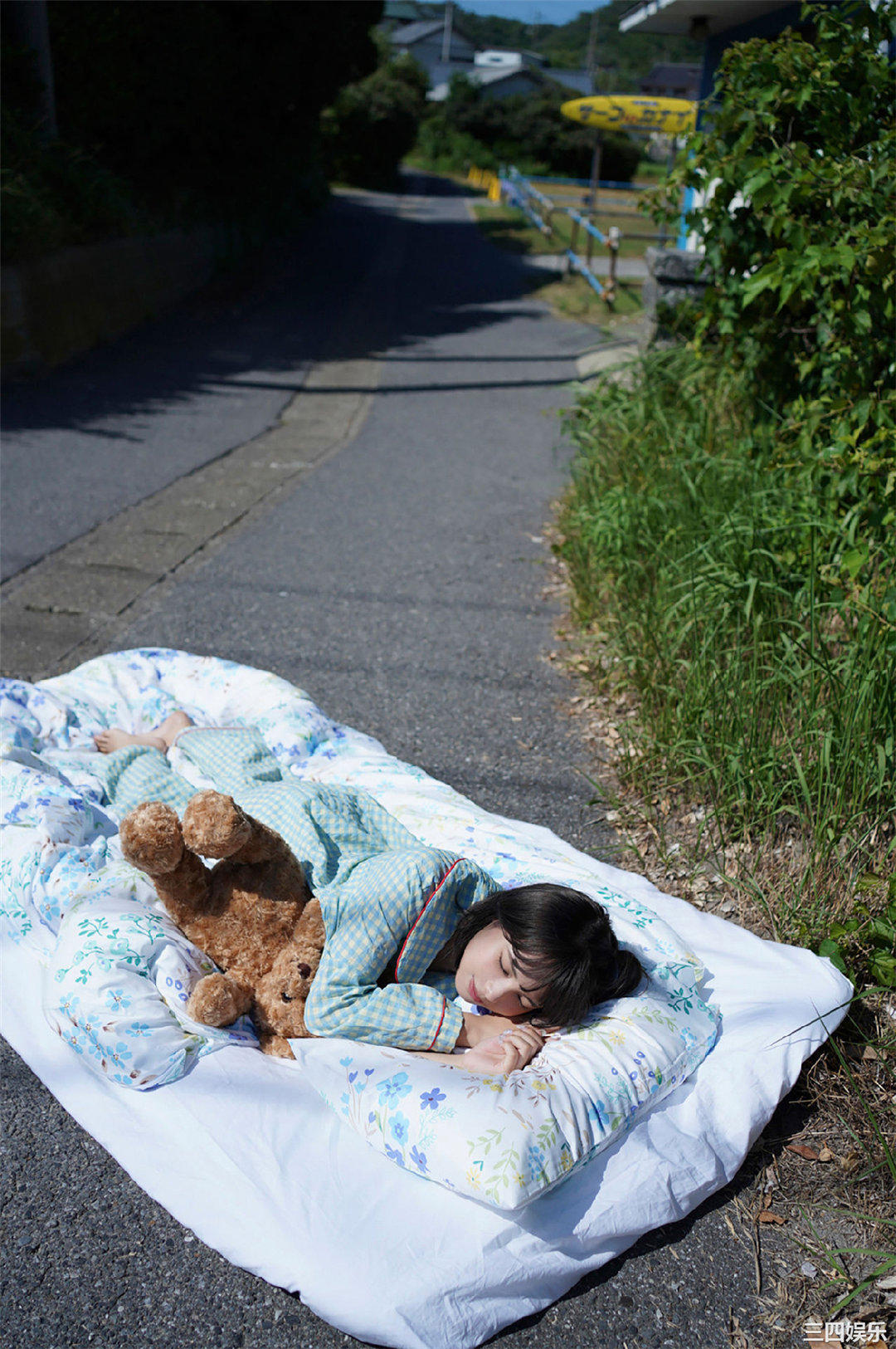 宫崎あみさ写真集《SLEEPING GIRL ～眠れる海の美少女～》高清全本