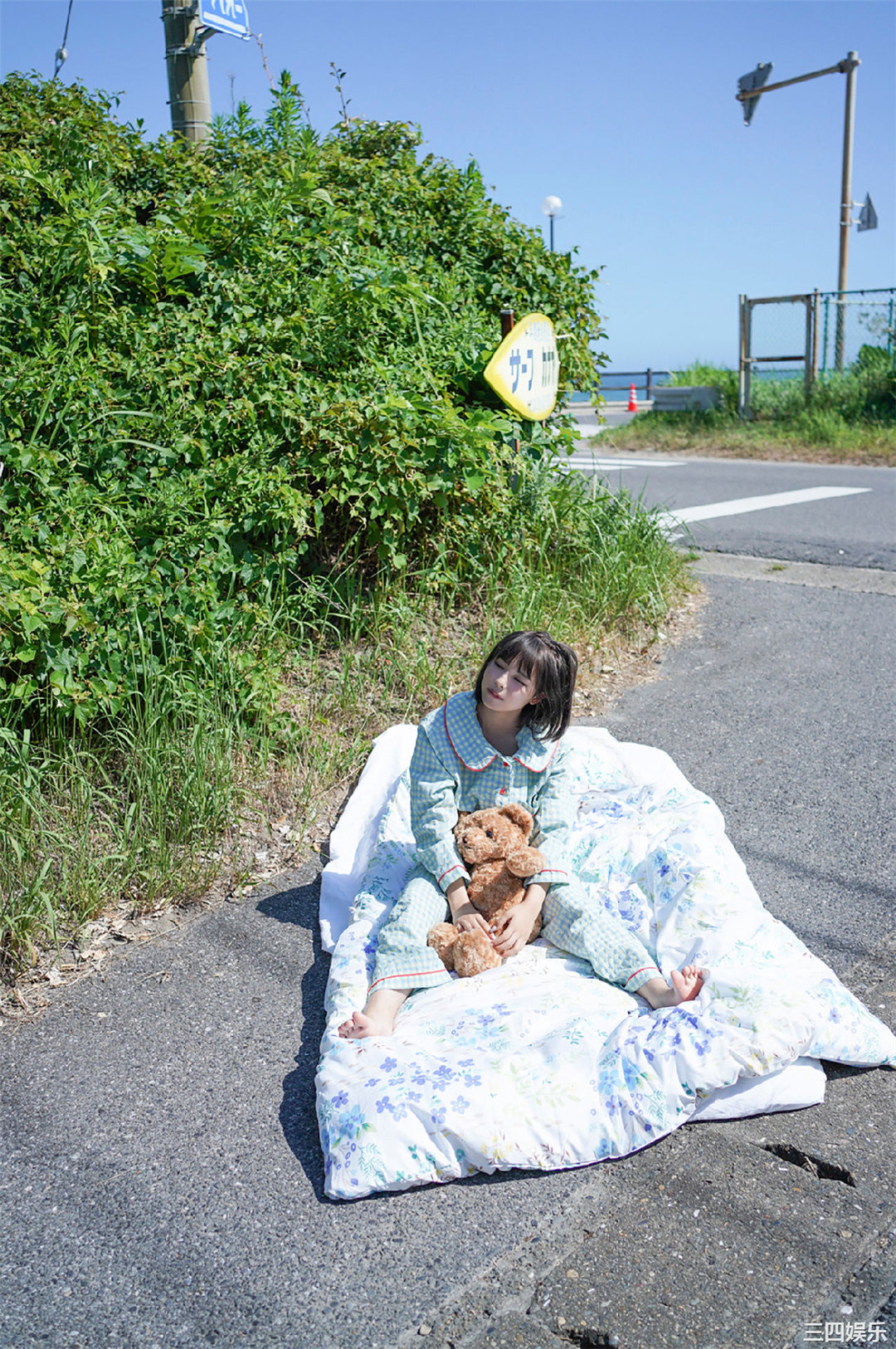 宫崎あみさ写真集《SLEEPING GIRL ～眠れる海の美少女～》高清全本