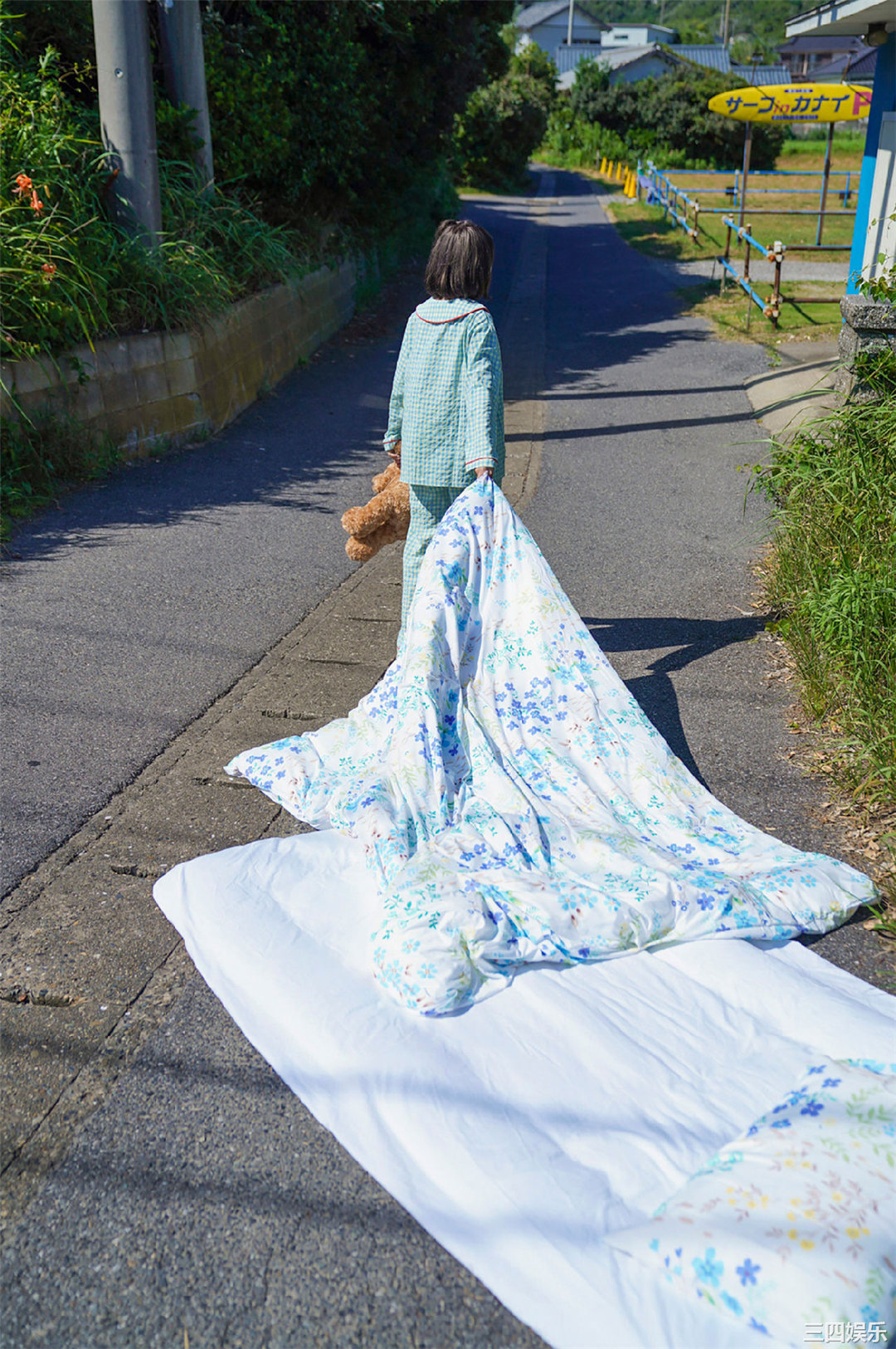 宫崎あみさ写真集《SLEEPING GIRL ～眠れる海の美少女～》高清全本