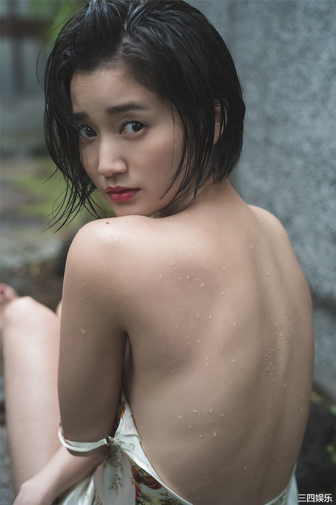 出口亚梨沙写真集《ずぶ濡れ報告。》高清全本