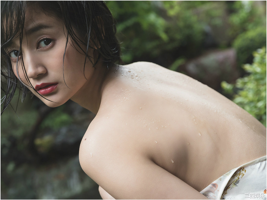 出口亚梨沙写真集《ずぶ濡れ報告。》高清全本