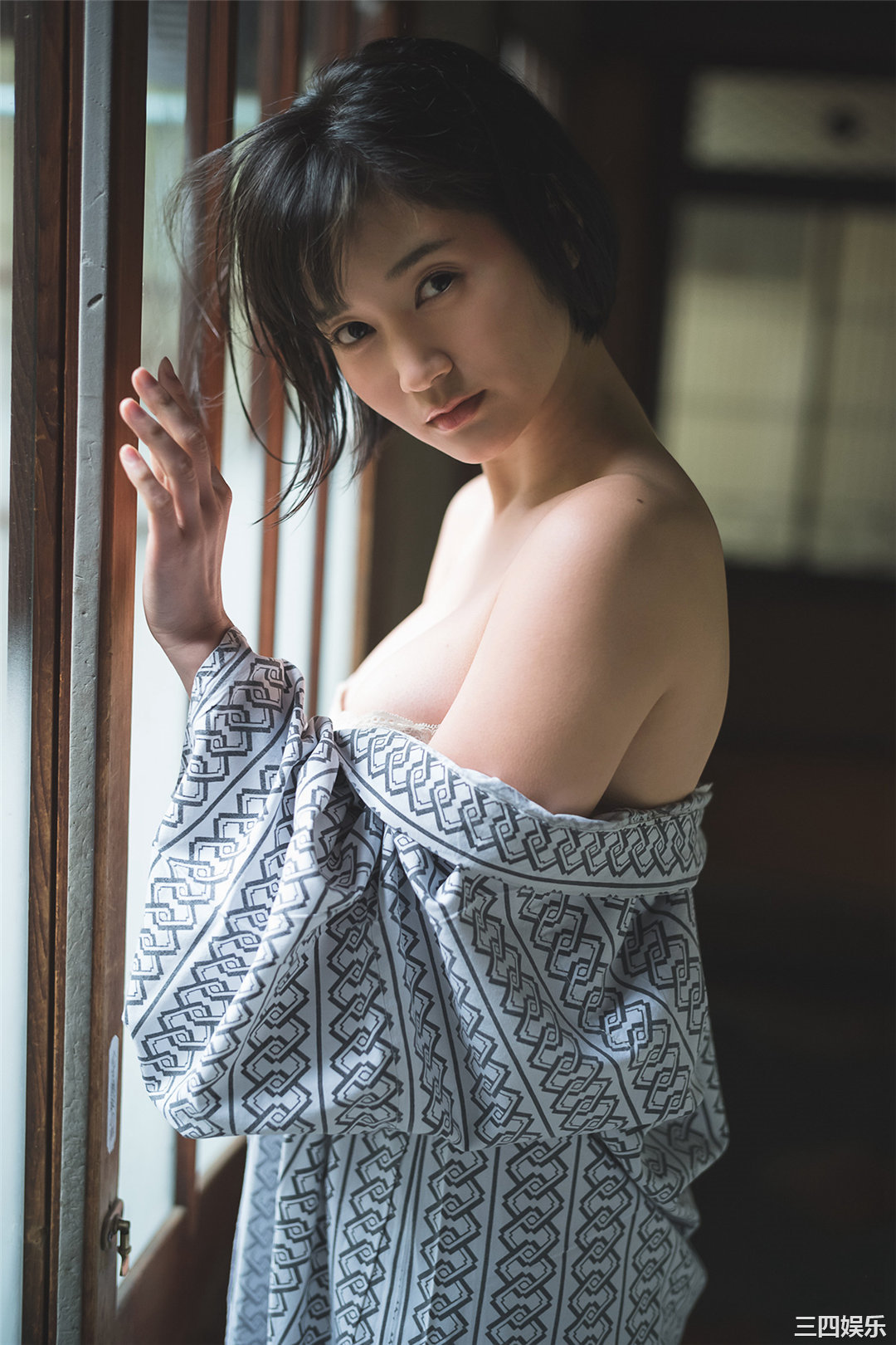 出口亚梨沙写真集《ずぶ濡れ報告。》高清全本