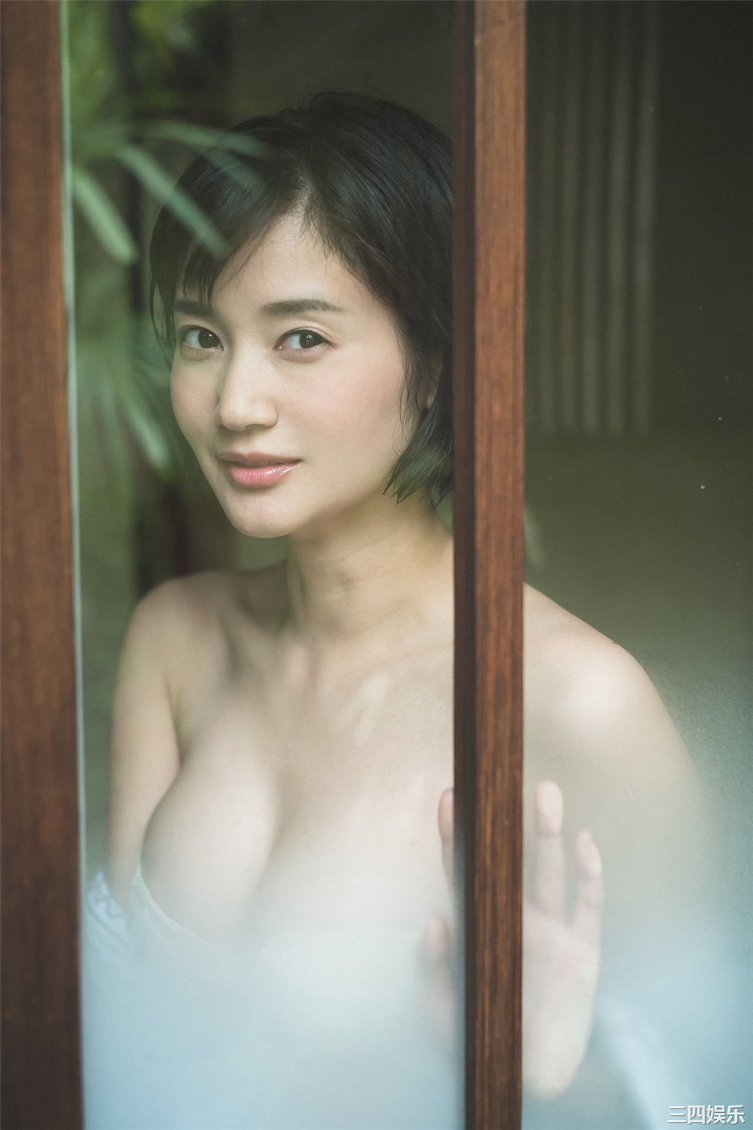 出口亚梨沙写真集《ずぶ濡れ報告。》高清全本