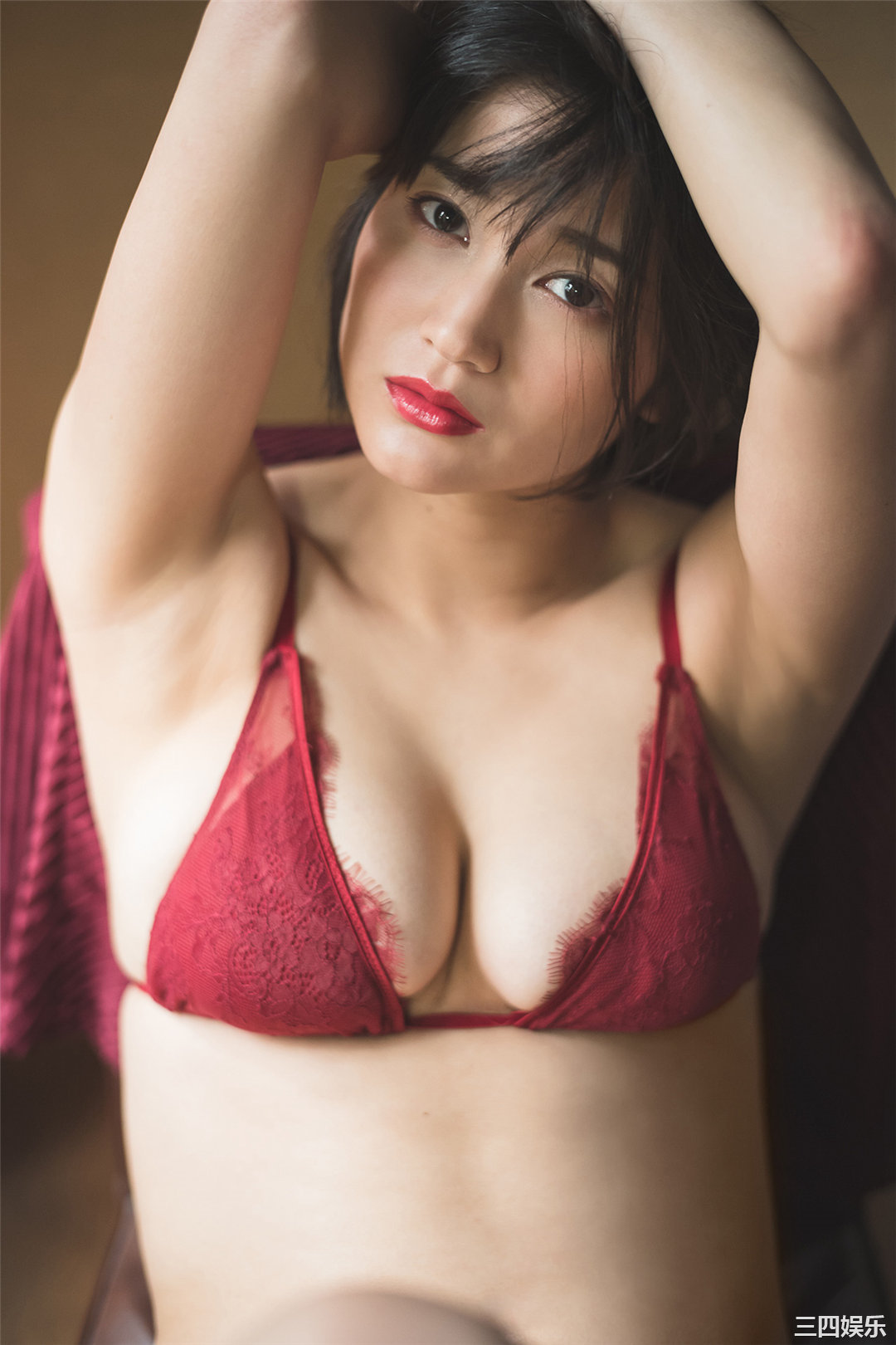 出口亚梨沙写真集《ずぶ濡れ報告。》高清全本