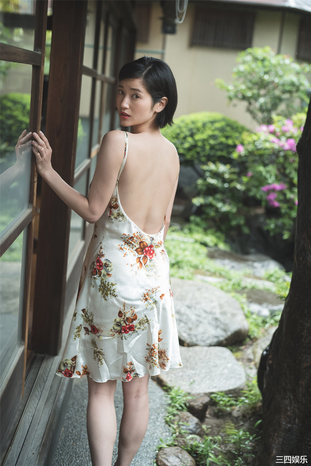 出口亚梨沙写真集《ずぶ濡れ報告。》高清全本