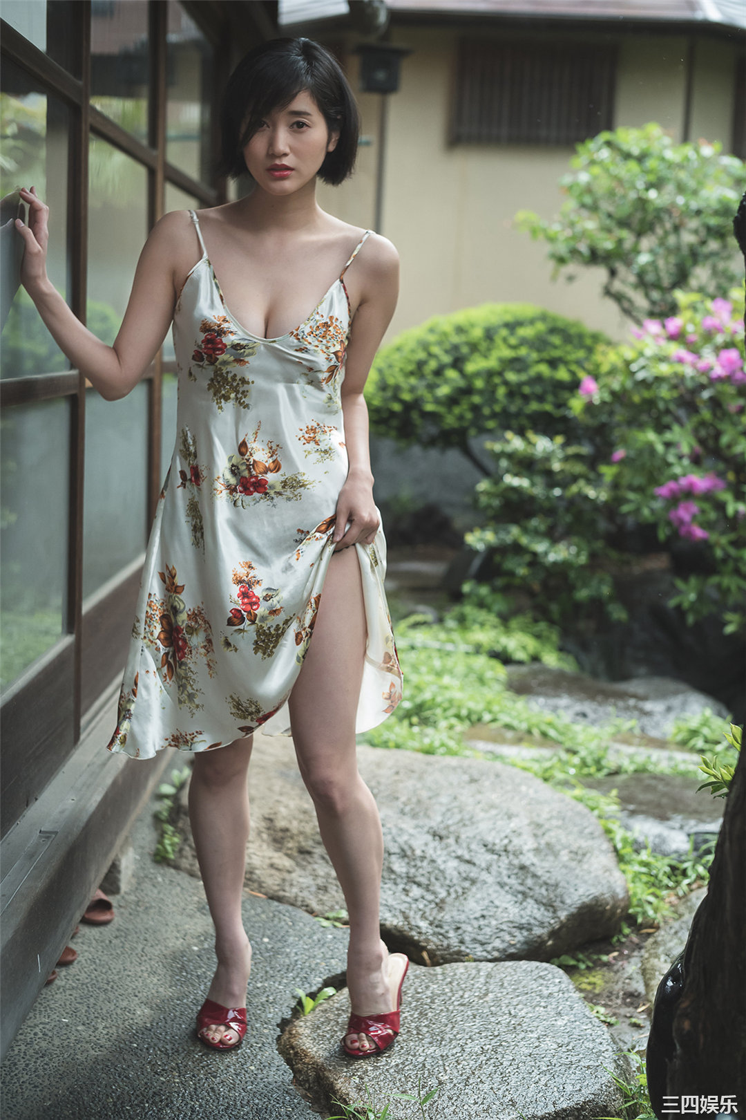 出口亚梨沙写真集《ずぶ濡れ報告。》高清全本