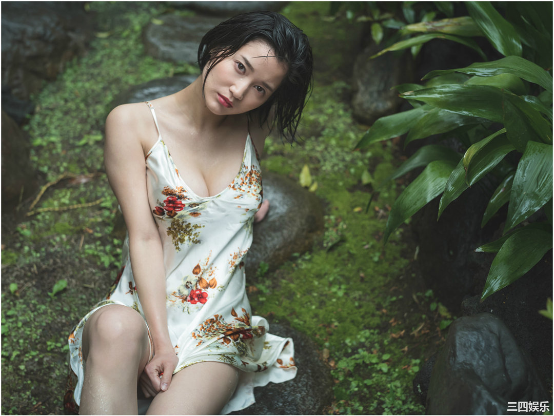 出口亚梨沙写真集《ずぶ濡れ報告。》高清全本