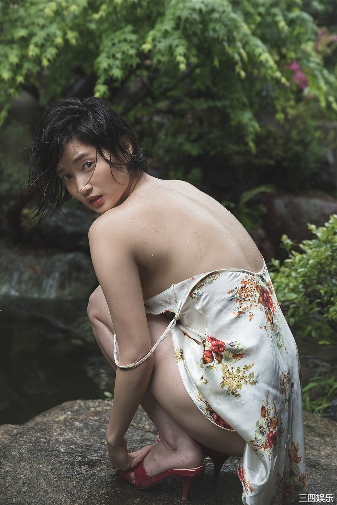 出口亚梨沙写真集《ずぶ濡れ報告。》高清全本