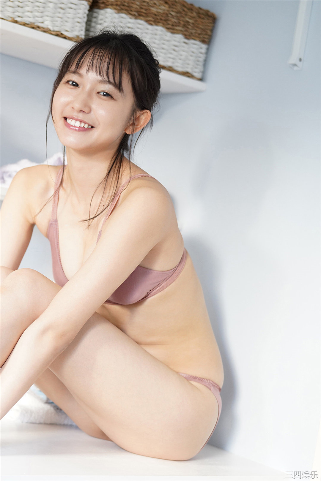 志田音音写真集《癒やしの純潔ビキニ》高清全本