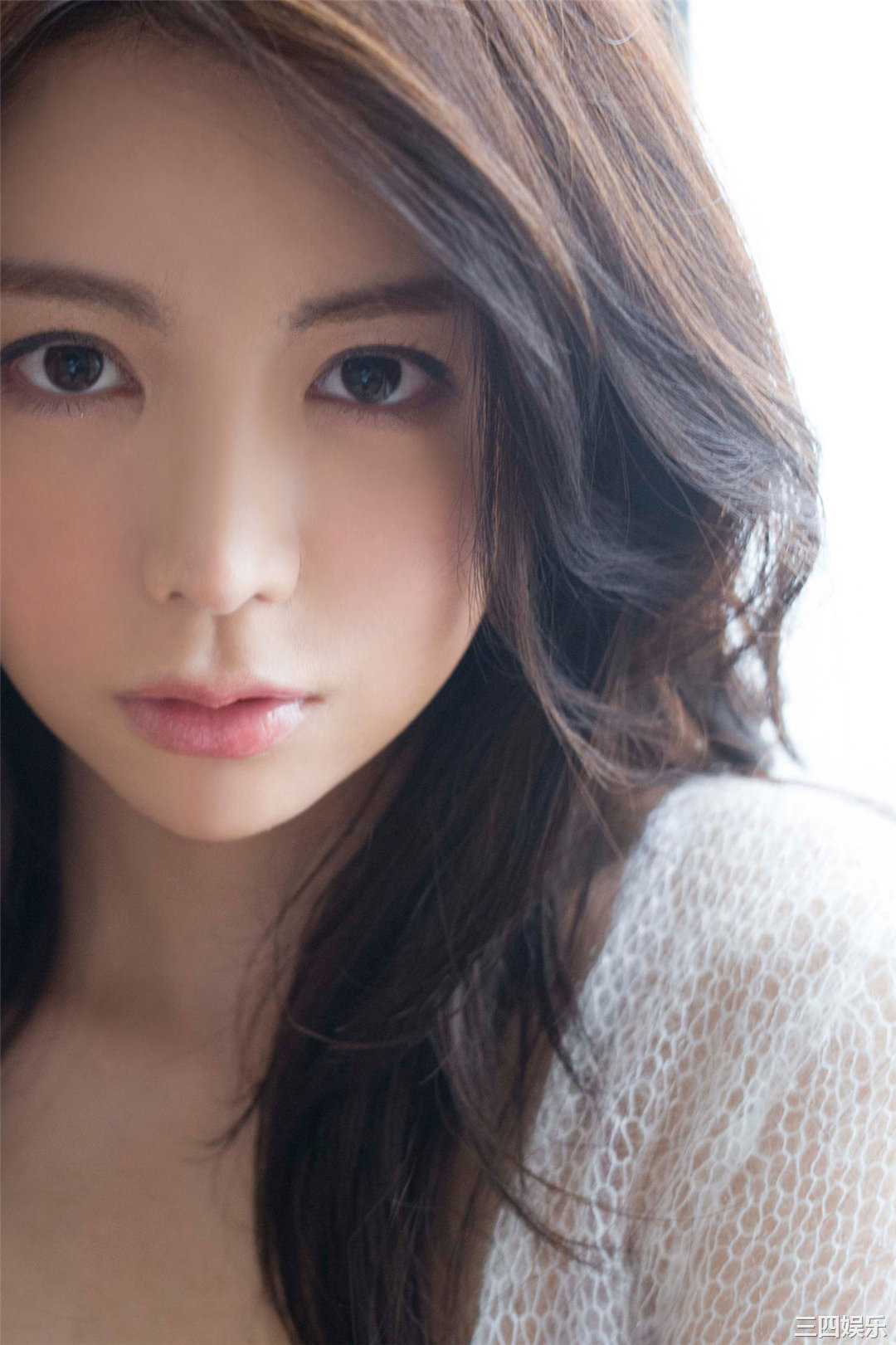 仲村美海写真集《艶めくお姉さん》高清全本