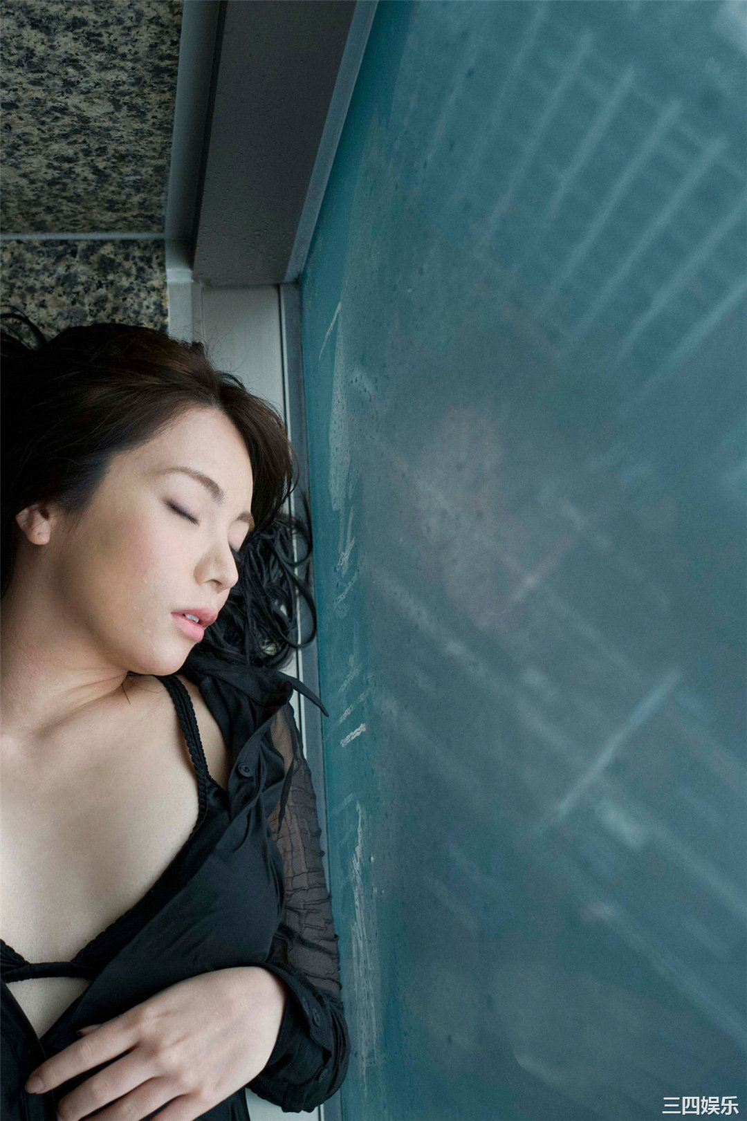 仲村美海写真集《艶めくお姉さん》高清全本