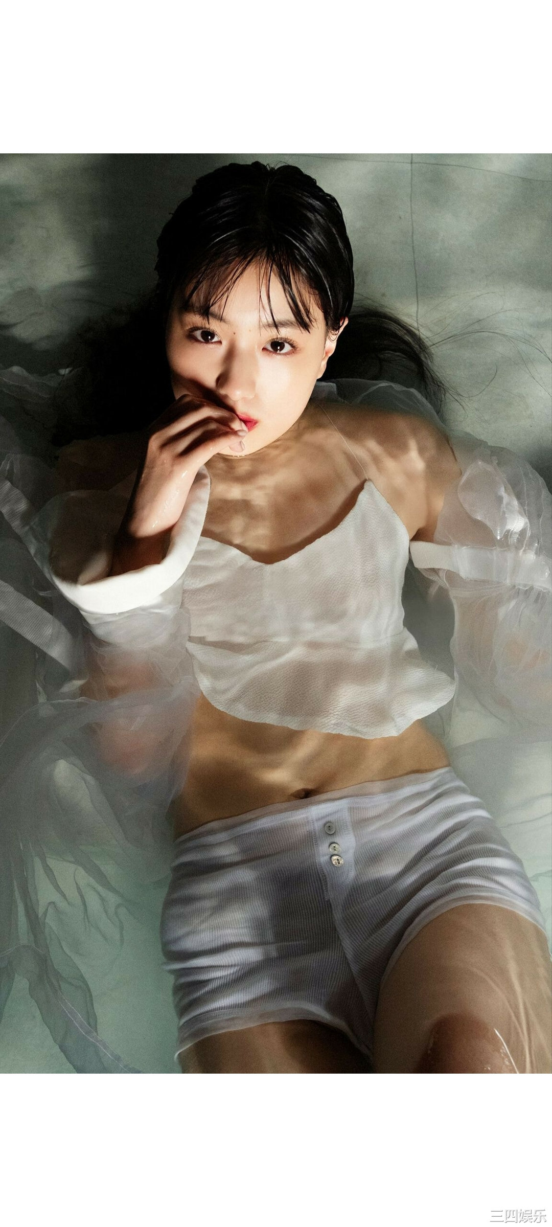 鹤嶋乃爱写真集《生まれながらにして女優。》高清全本