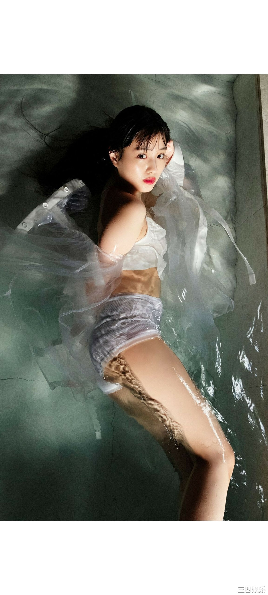 鹤嶋乃爱写真集《生まれながらにして女優。》高清全本