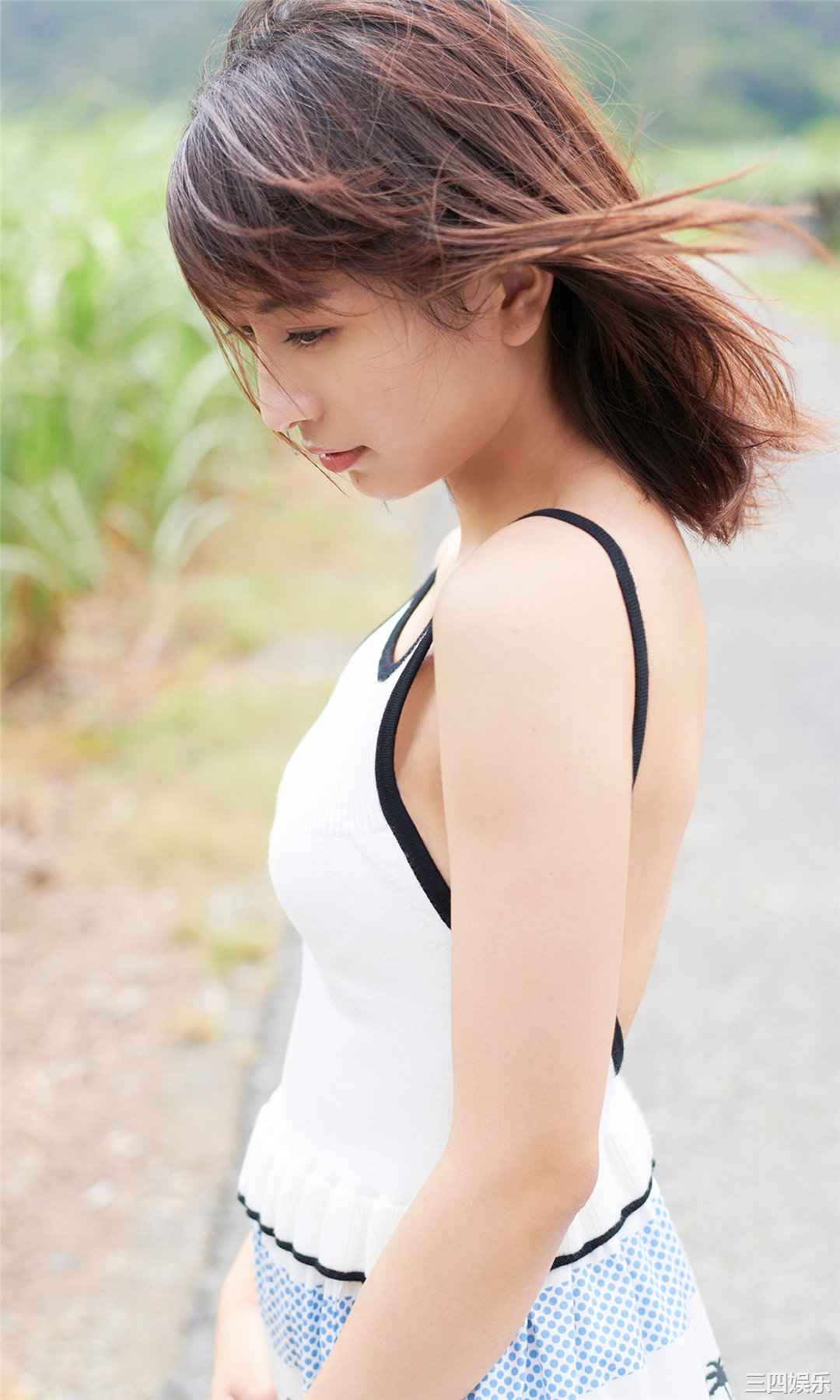 龙梦柔写真集《『中国のシンデレラ』、衝撃の初登場！》高清全本