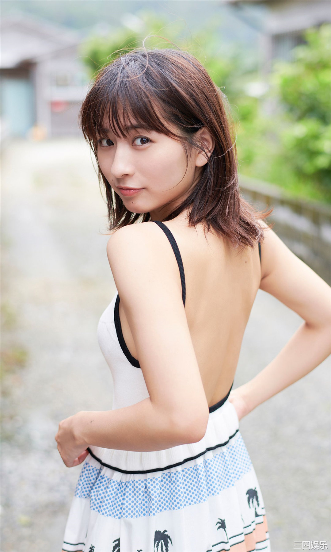 龙梦柔写真集《『中国のシンデレラ』、衝撃の初登場！》高清全本