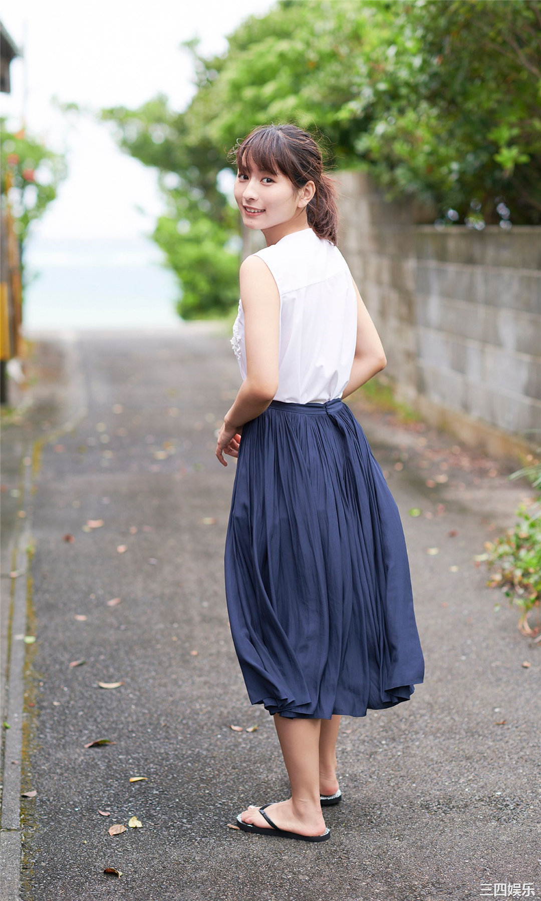 龙梦柔写真集《『中国のシンデレラ』、衝撃の初登場！》高清全本