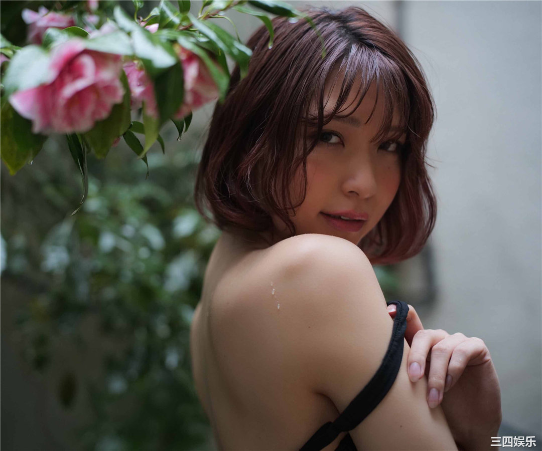 あまつ様写真集《コスプレ界のラスボス現る。》高清全本