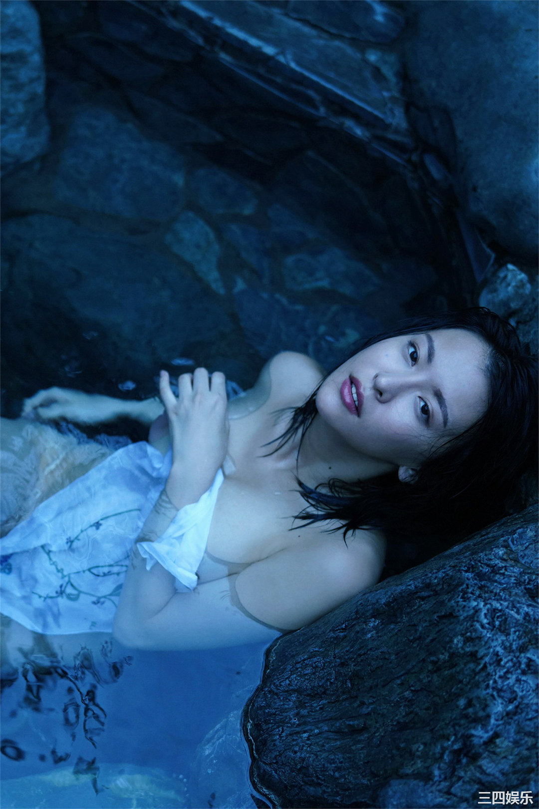 奈月塞娜写真集《たまゆらB》高清全本