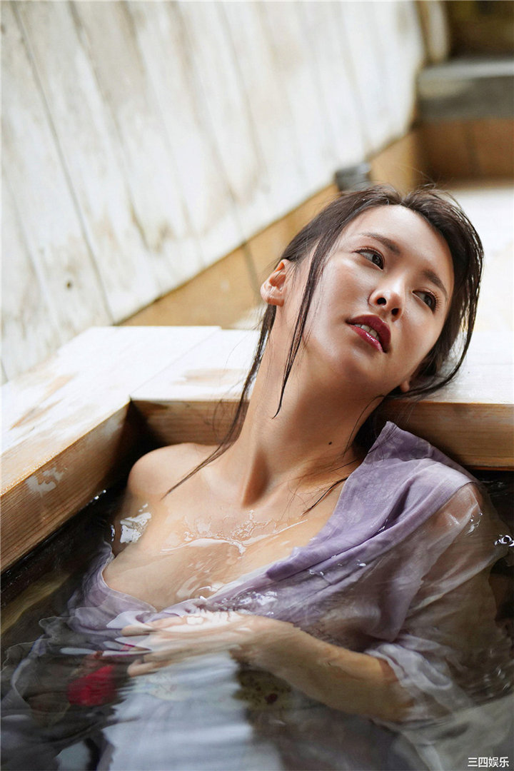 奈月塞娜写真集《たまゆらＡ》高清全本