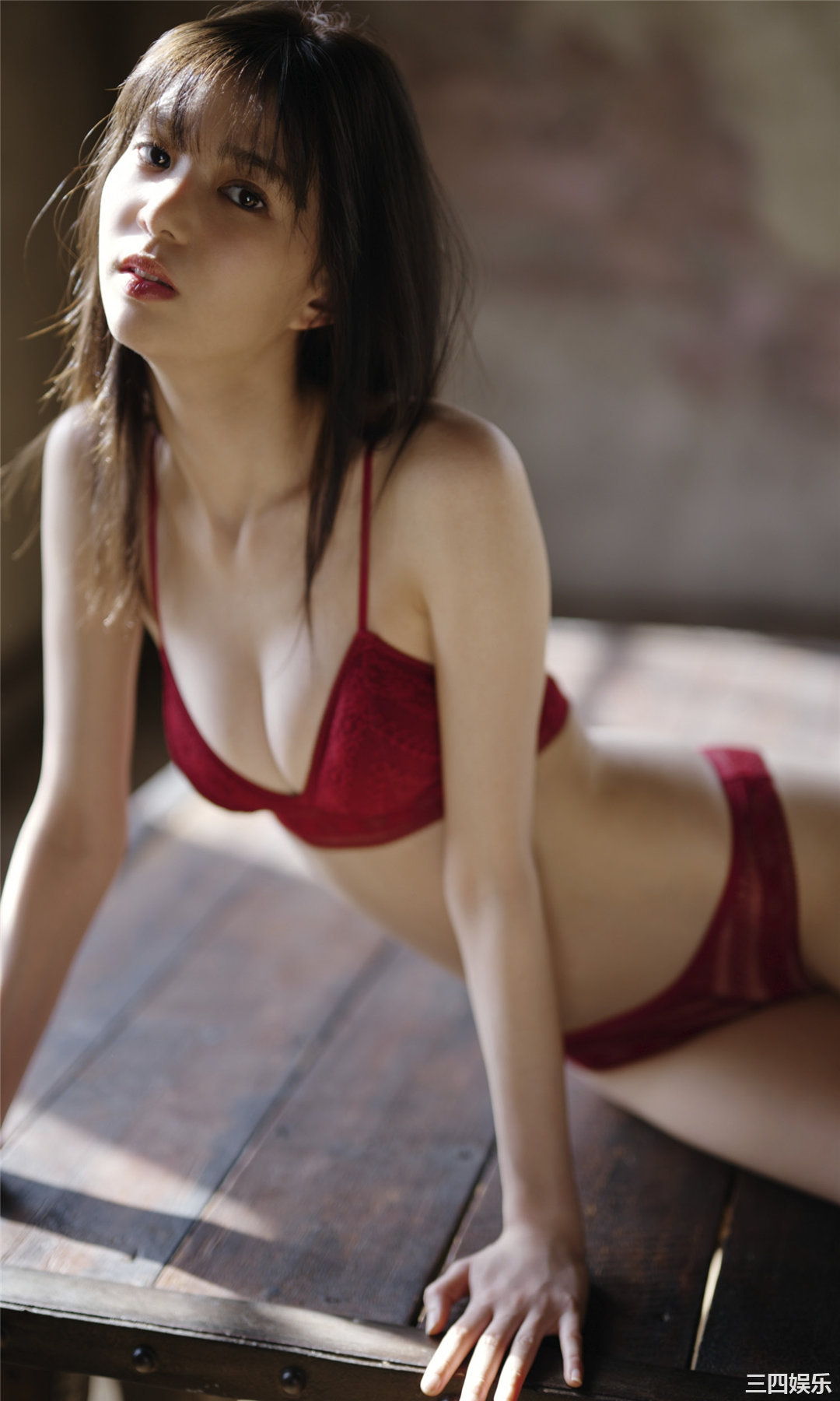 松平璃子写真集《マイクロ小顔の8頭身ボディ。》高清全本