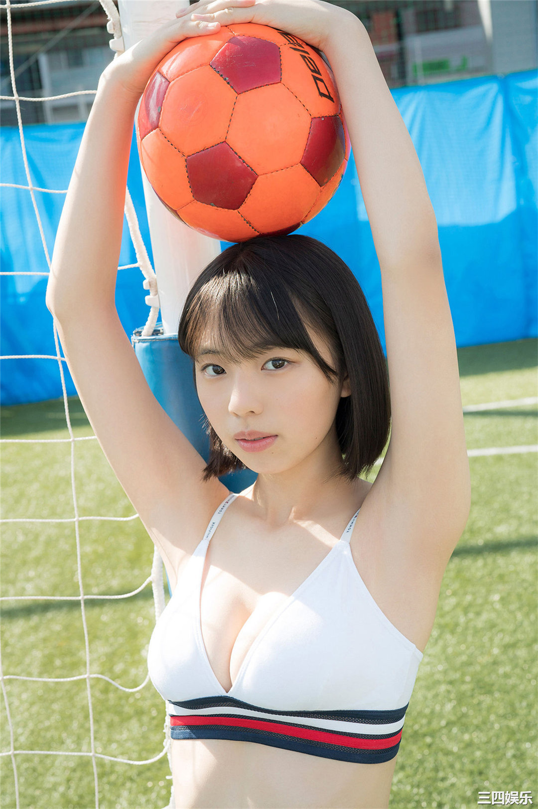 菊地姬奈写真集《ミスマガ２０２０コスプレ対決３》高清全本