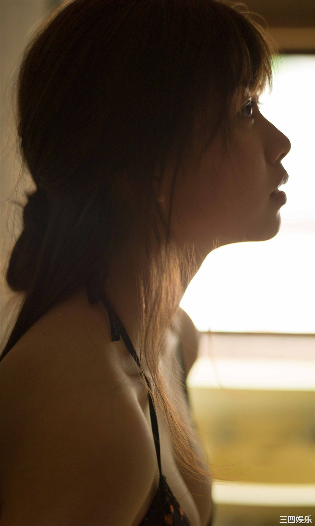 脇田穂乃香香写真集《海の見える街》高清全本