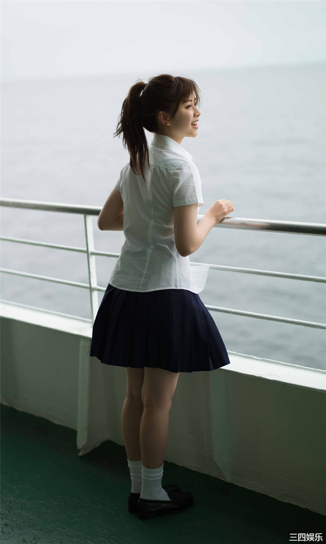 脇田穂乃香香写真集《海の見える街》高清全本