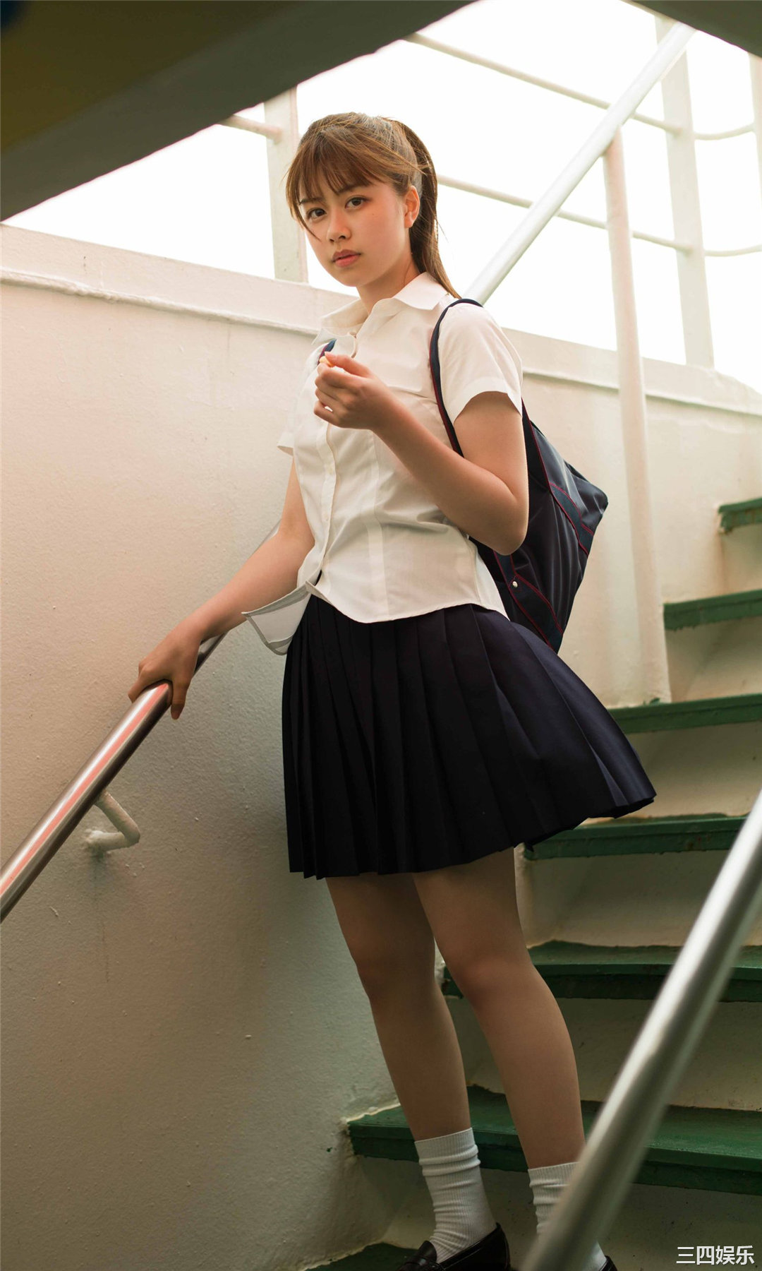 脇田穂乃香香写真集《海の見える街》高清全本