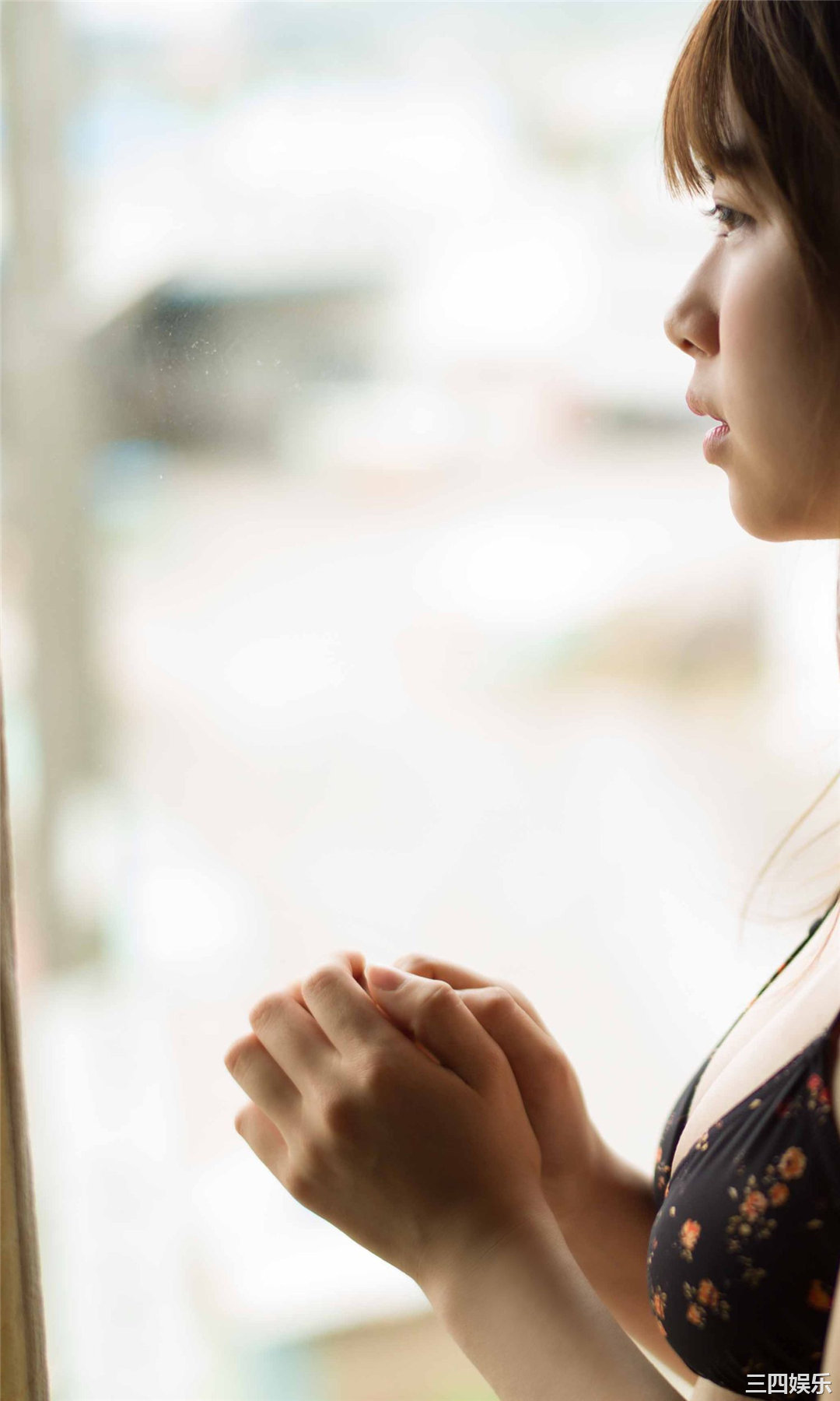 脇田穂乃香香写真集《海の見える街》高清全本