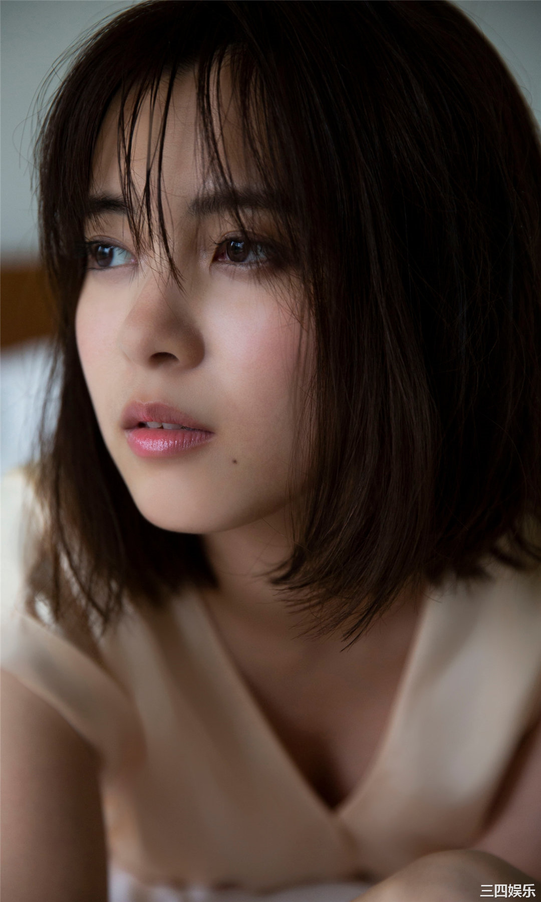 新条由芽写真集《ダークサイド》高清全本