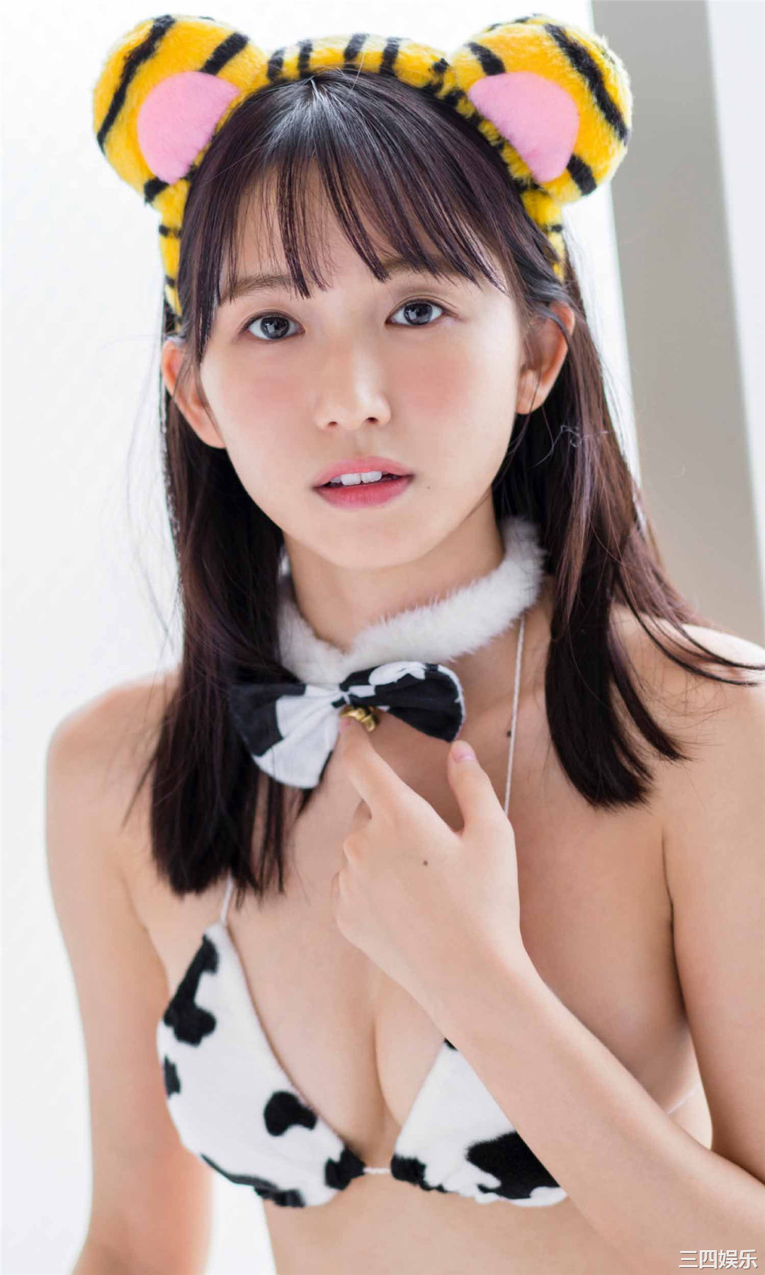 志田音音写真集《週プレ版 地味ハロウィン！ by 志田音々》高清全本