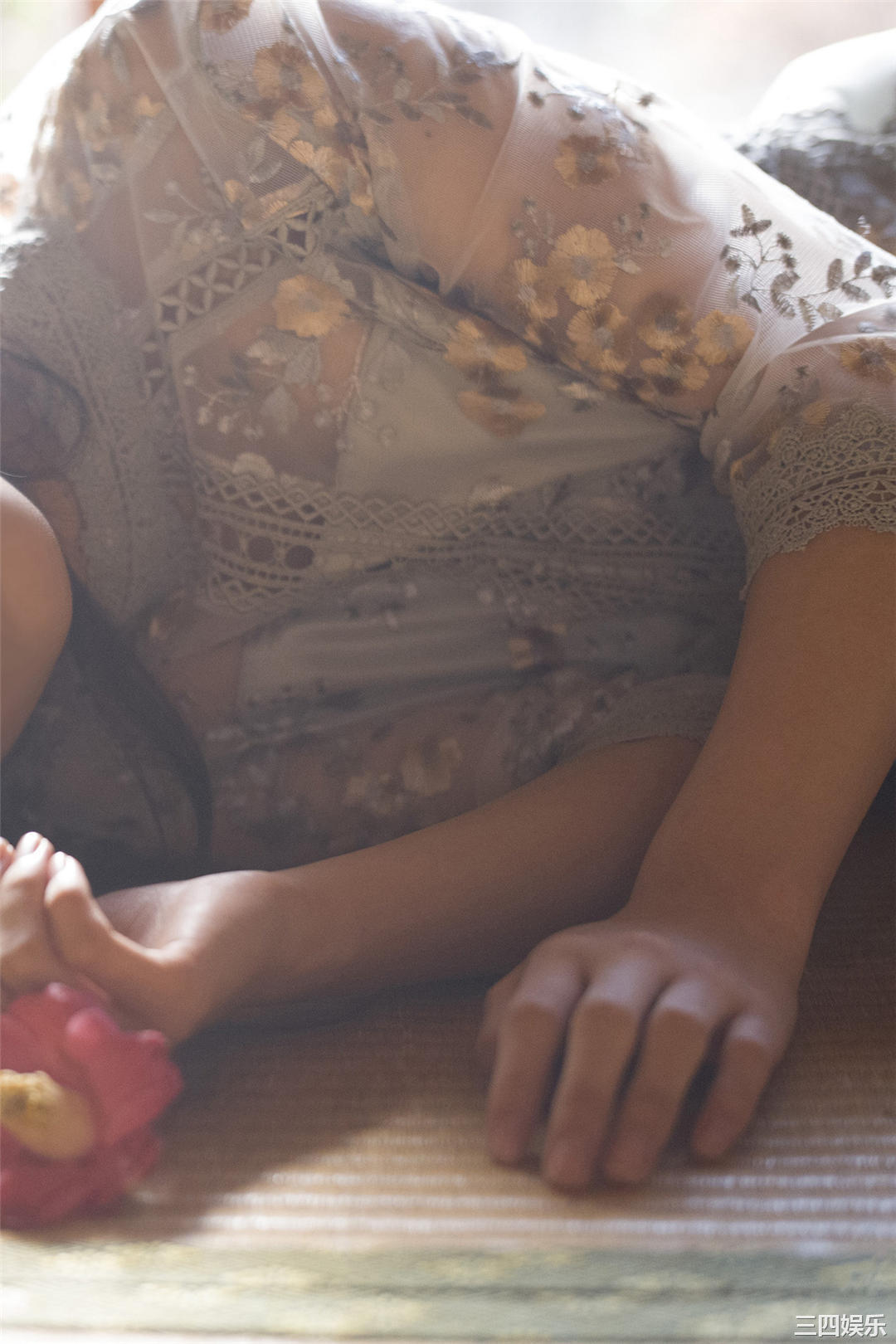 吉田莉樱写真集《謙虚な美徳》高清全本