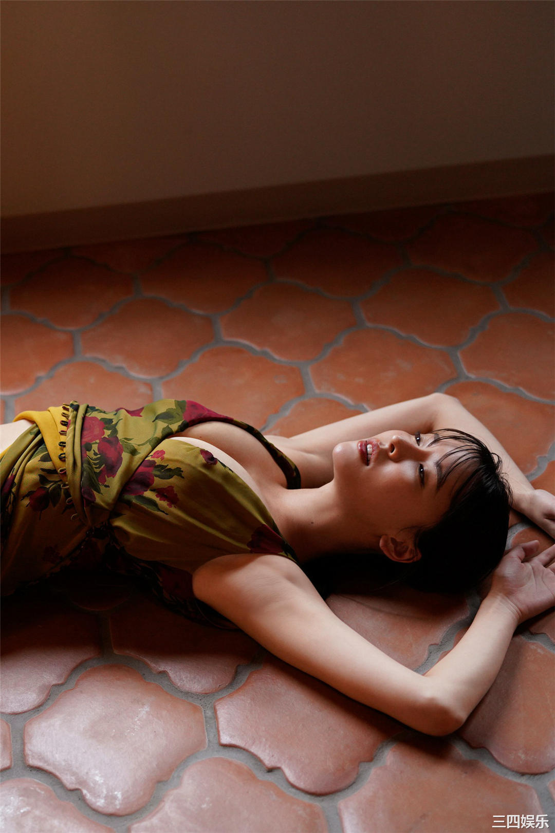 奈月塞娜写真集《たまゆらD》高清全本