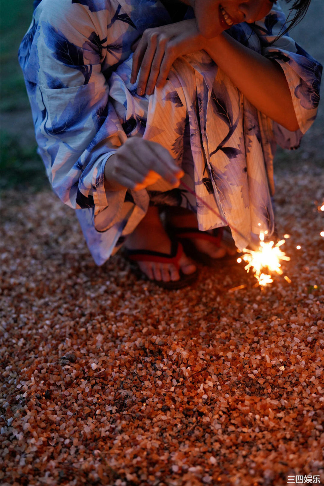 奈月塞娜写真集《たまゆらD》高清全本