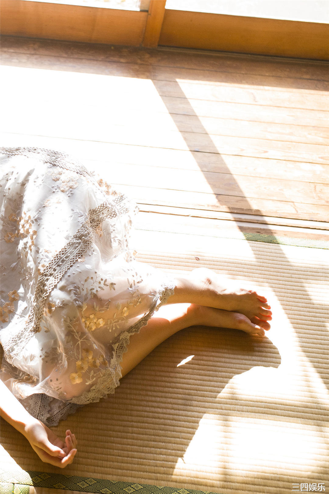 吉田莉樱写真集《謙虚な美徳》高清全本