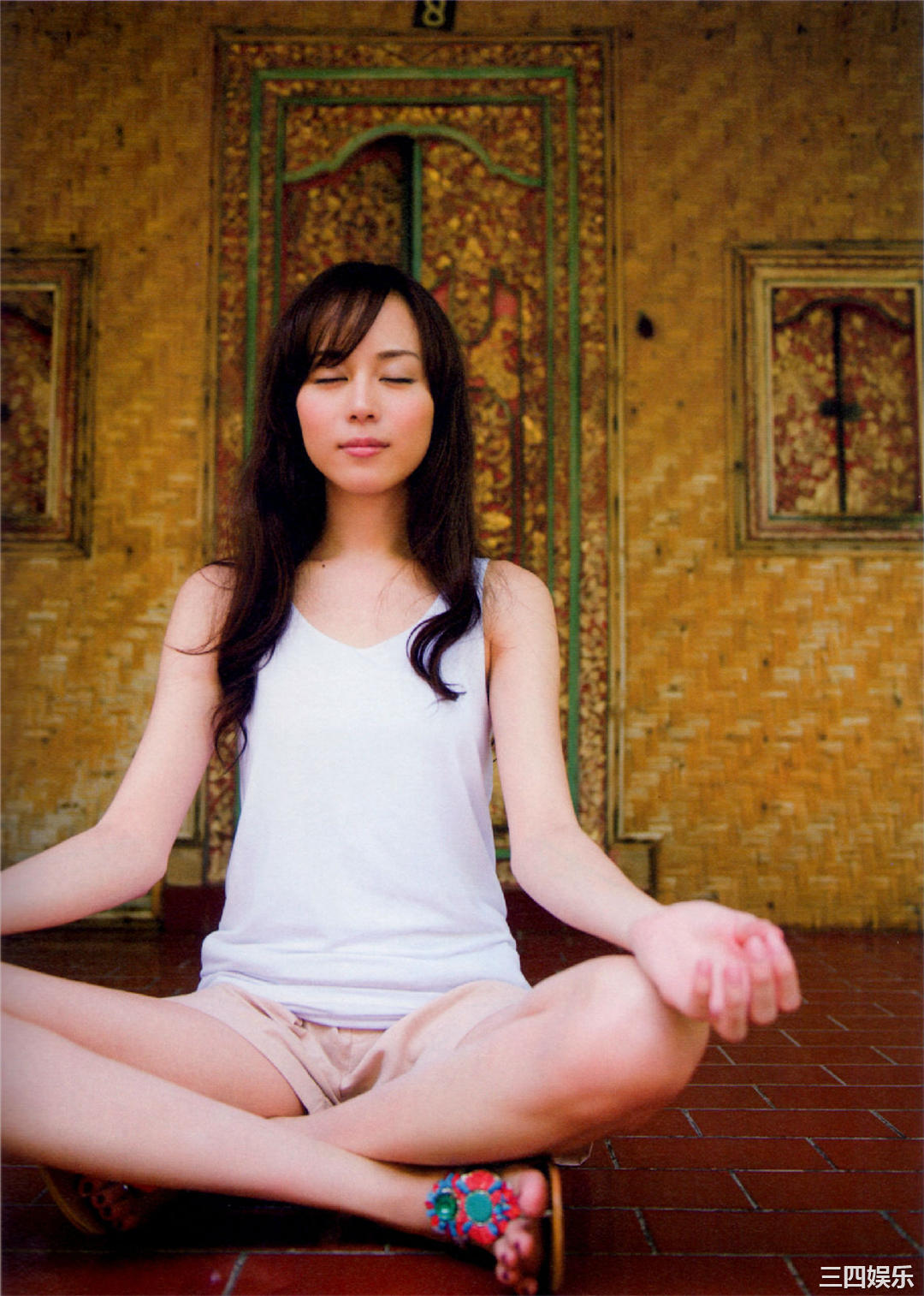 比嘉爱未1ST写真集《Clear》高清全本