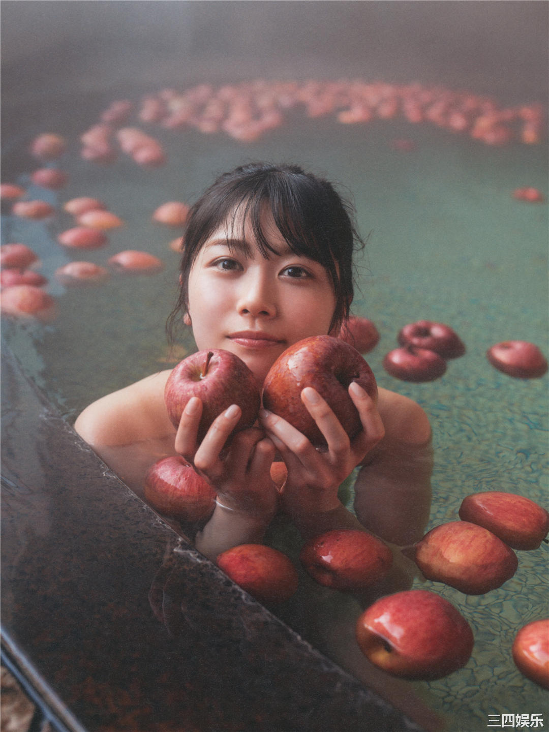 丹生明里1ST写真集《やさしい関係》高清全本