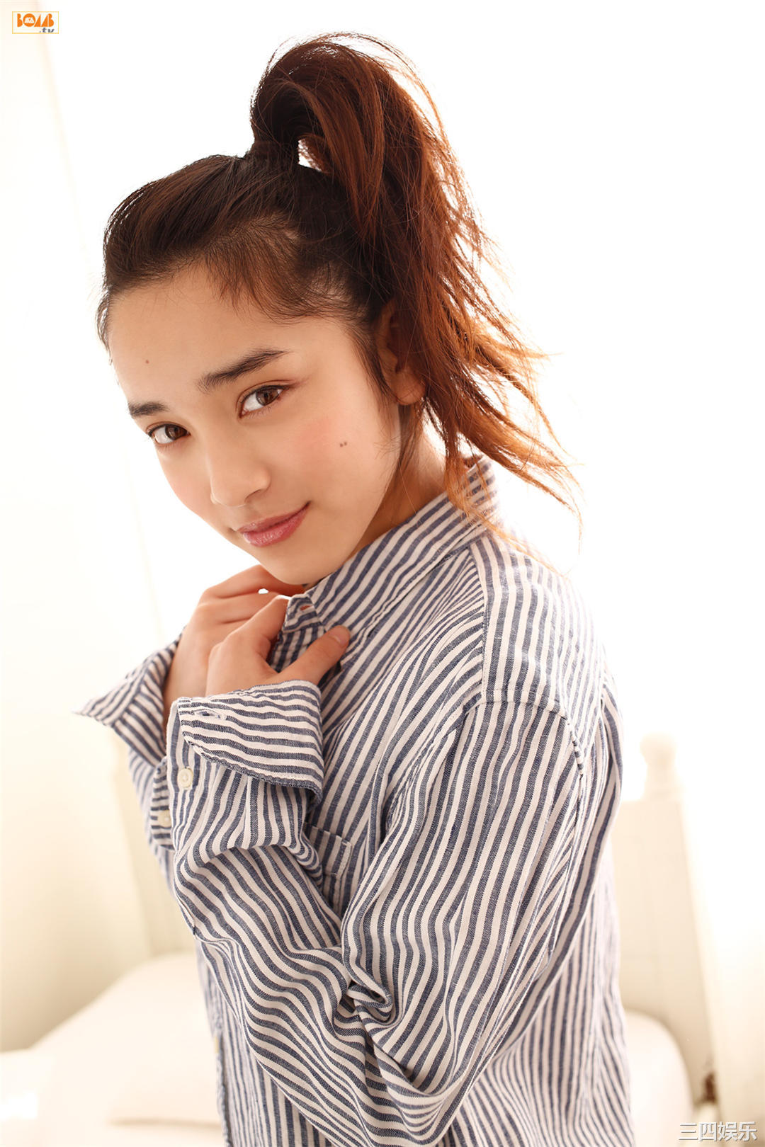 都丸纱也华写真集《[BOMB.tv] 2015.03 Sayaka Tomaru》高清全本