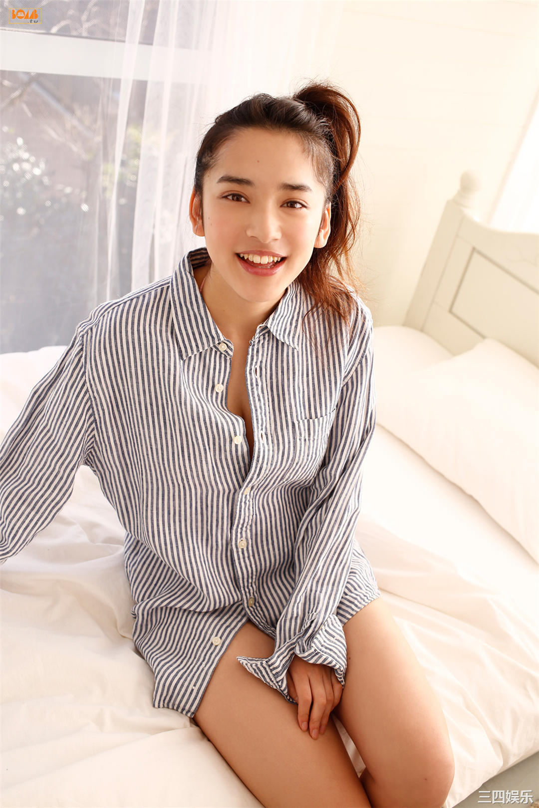 都丸纱也华写真集《[BOMB.tv] 2015.03 Sayaka Tomaru》高清全本