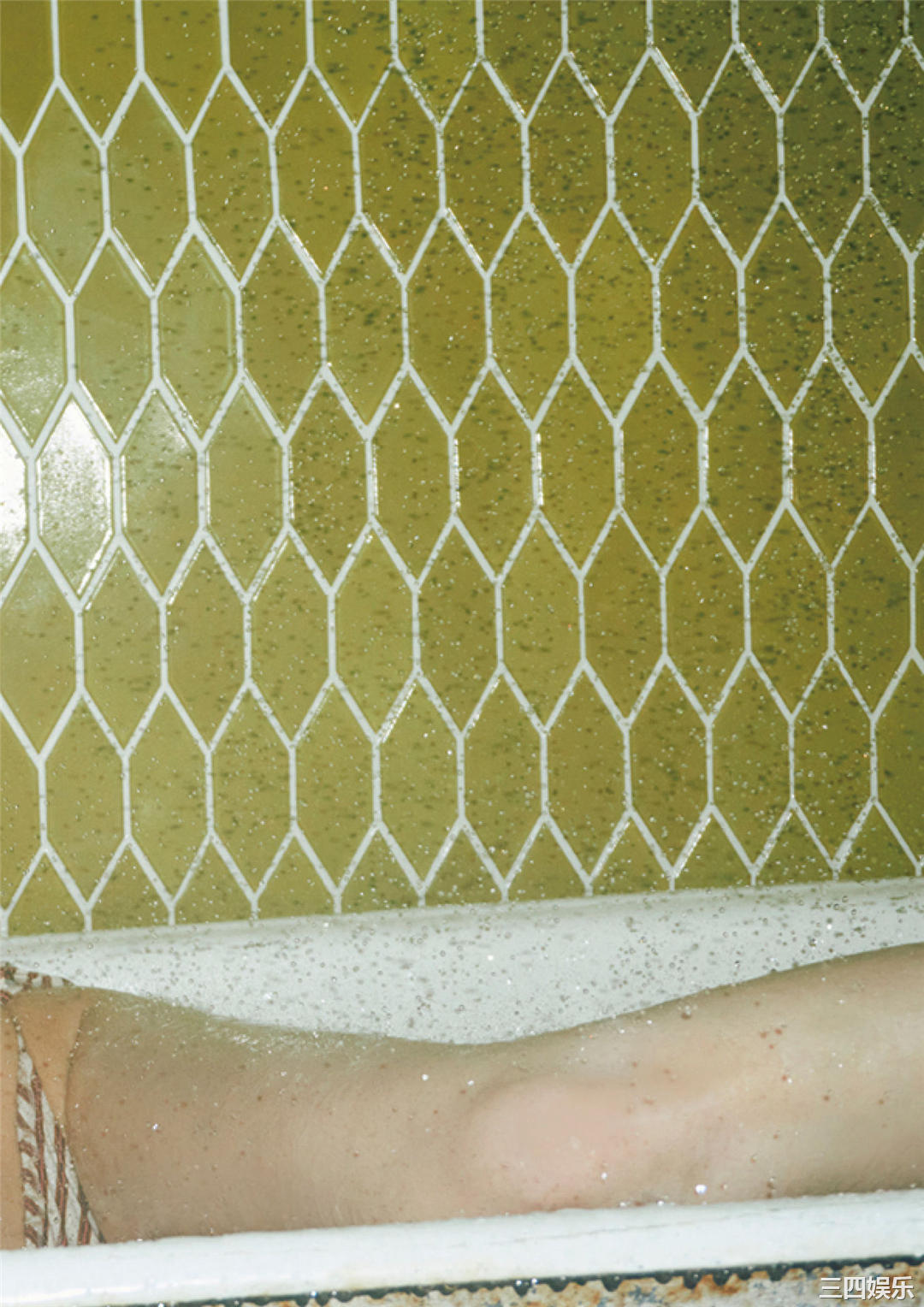 桥本萌花写真集《真夏のガールフレンド》高清全本