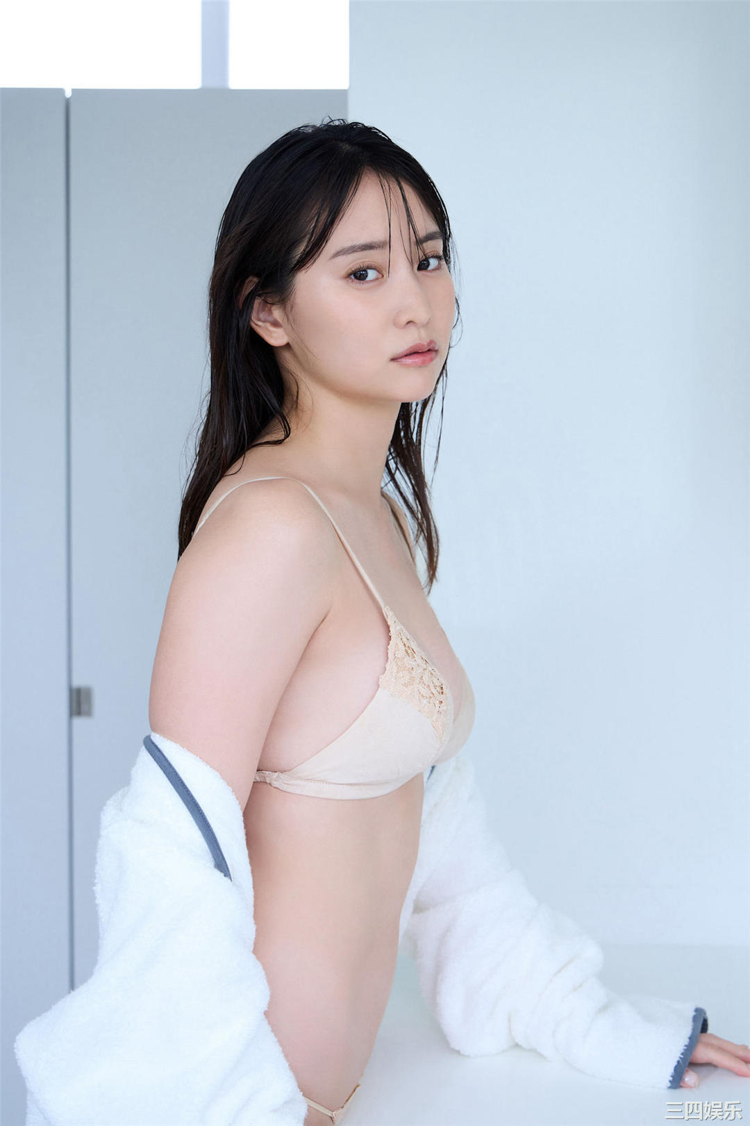 永尾玛利亚写真集《欲望のままに……vol.1》高清全本