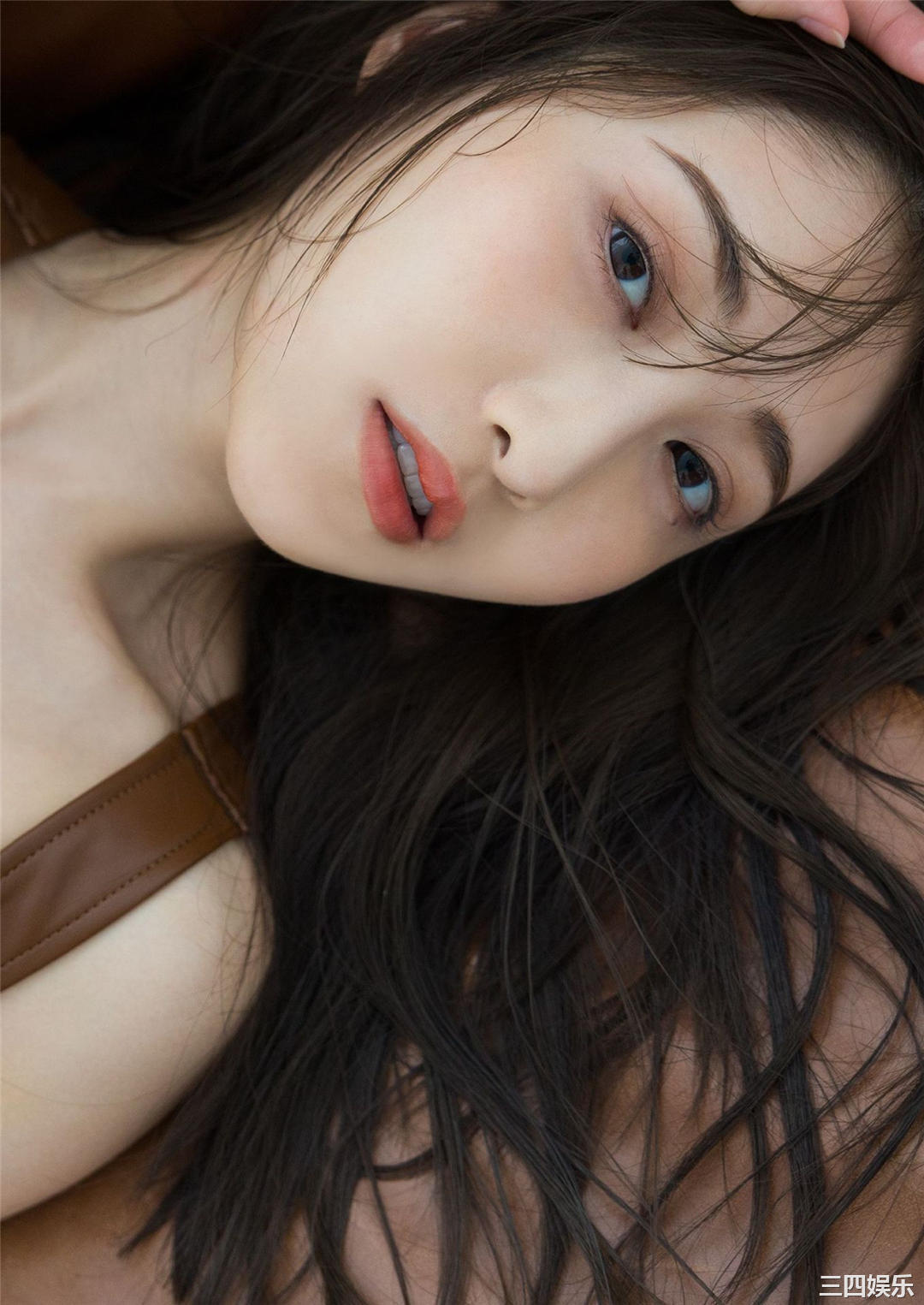 辻りりさ写真集《完璧…じゃなくて。》高清全本