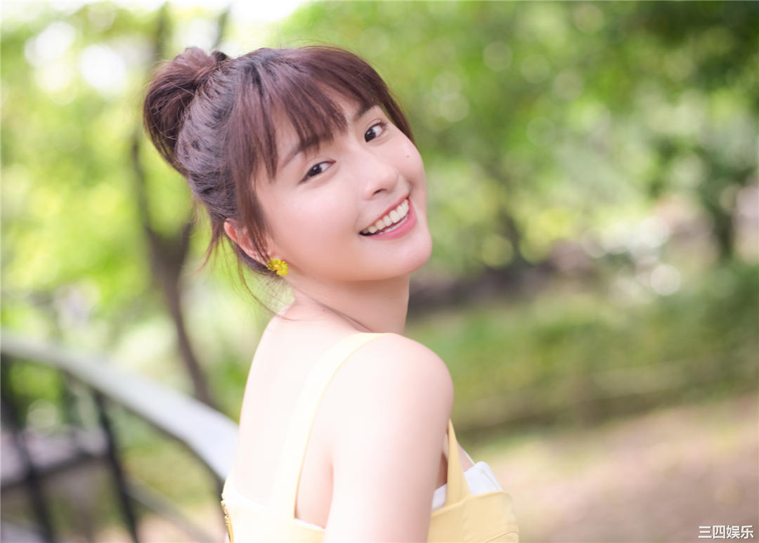 峮峮写真集《QUNing》高清全本