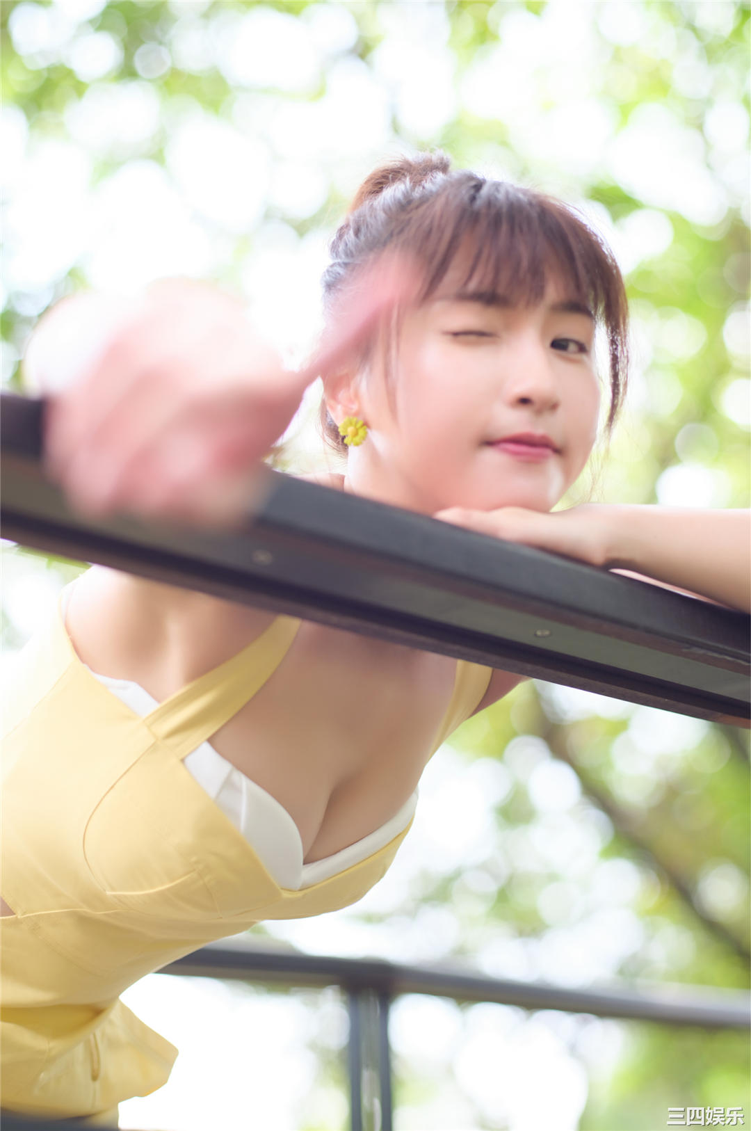 峮峮写真集《QUNing》高清全本