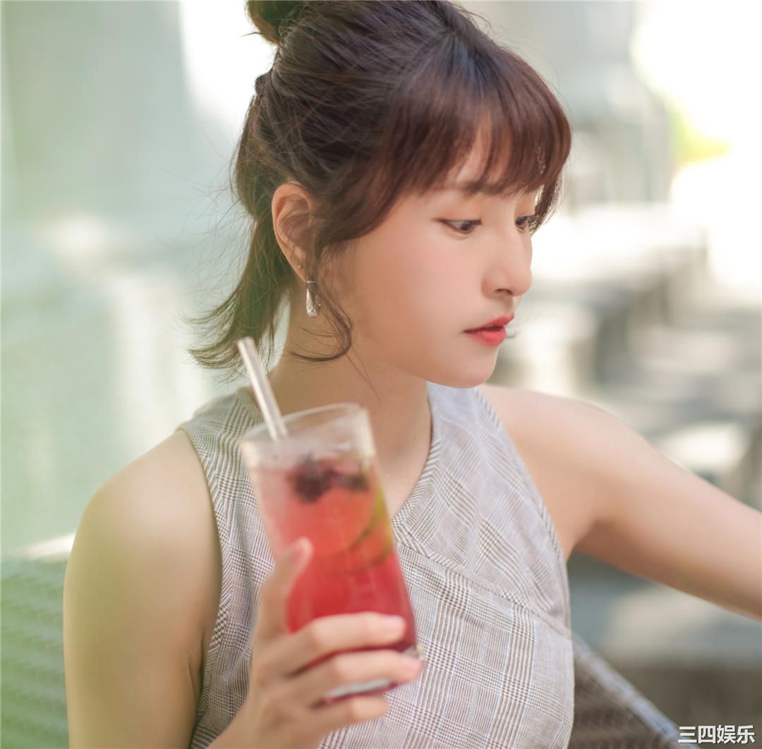 峮峮写真集《QUNing》高清全本