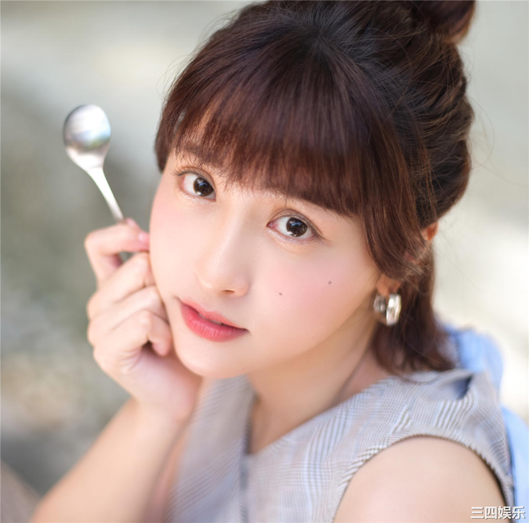 峮峮写真集《QUNing》高清全本