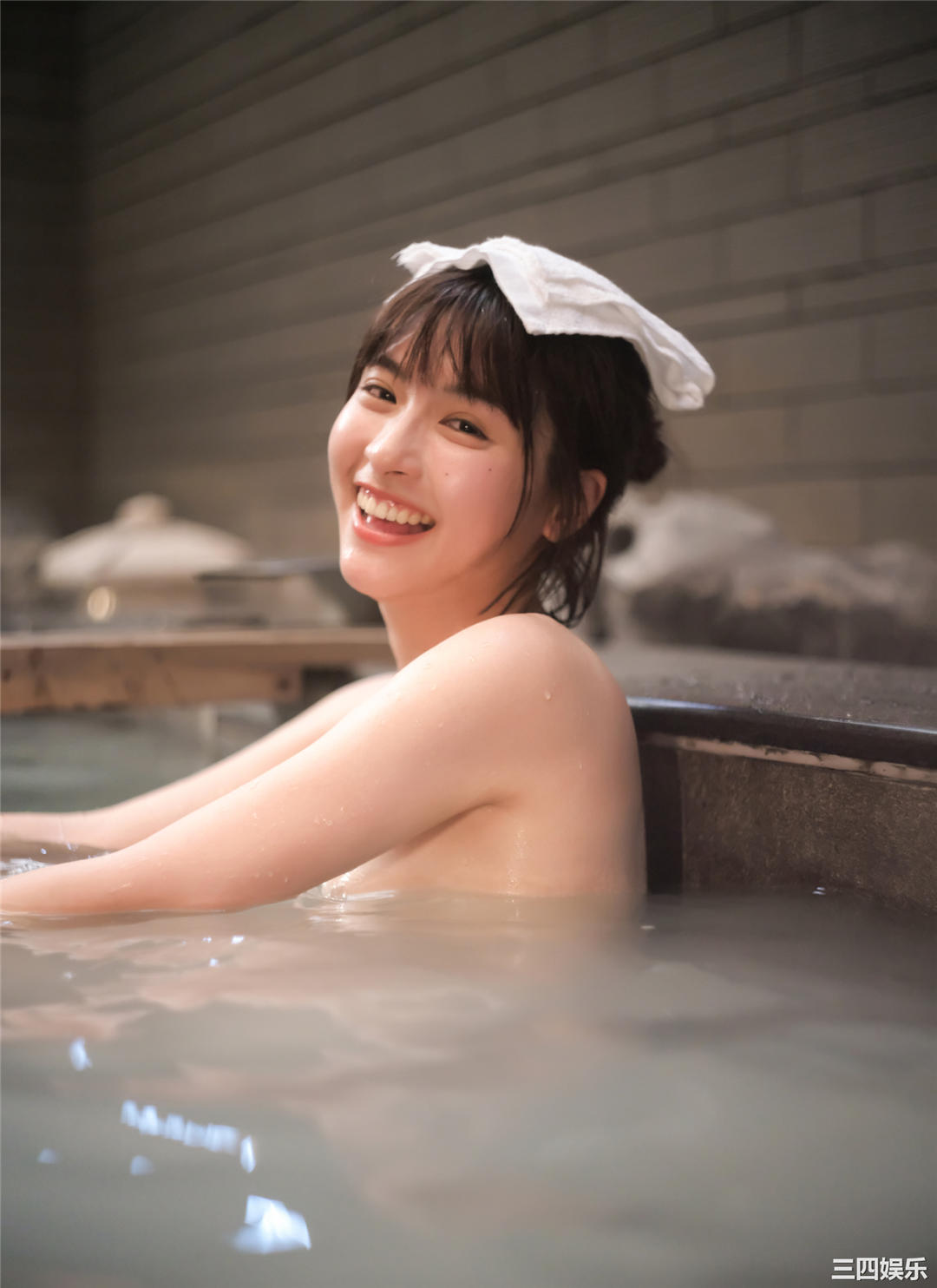 峮峮写真集《QUNing》高清全本